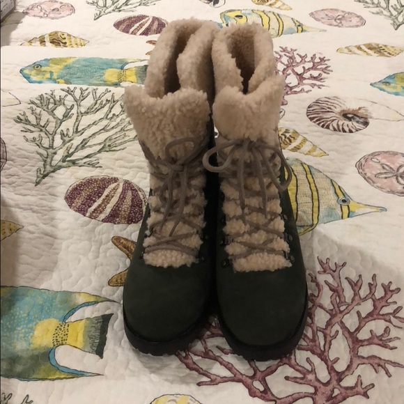 ugg shoes fraser poshmark